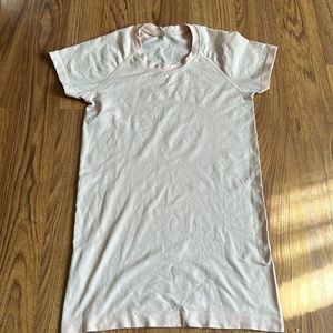 Lululemon pink shirt size 6